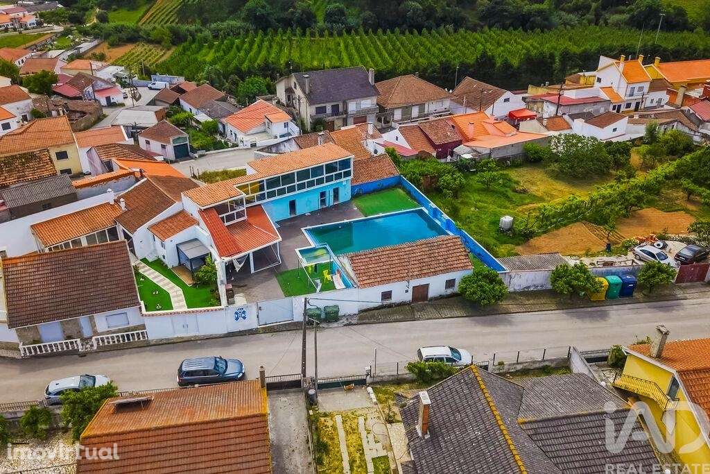 Loja / Estabelecimento Comercial em Alguber de 147,00 m2 - Grande imagem: 2/17