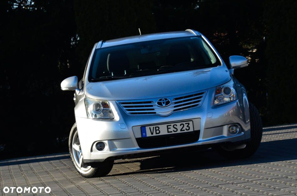 Toyota Avensis 1.8 Comfort - 6