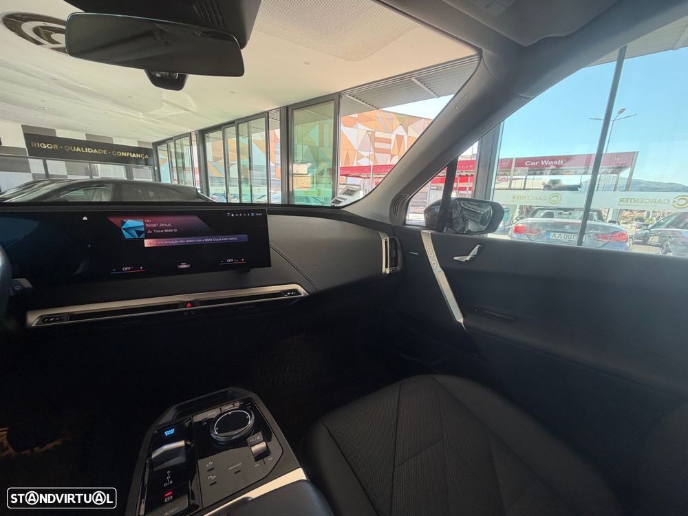 BMW iX xDrive 40 Pack Desportivo - 13