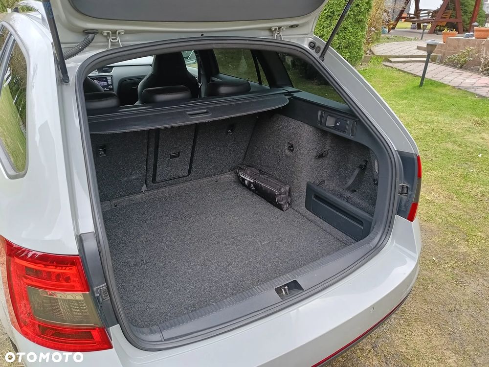 Skoda Octavia 2.0 TDI DSG RS - 28