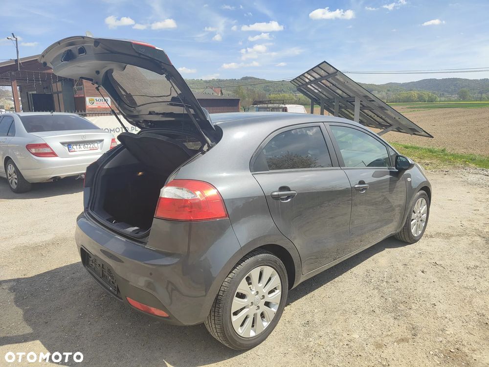 Kia Rio 1.2 Dream Team Edition - 2