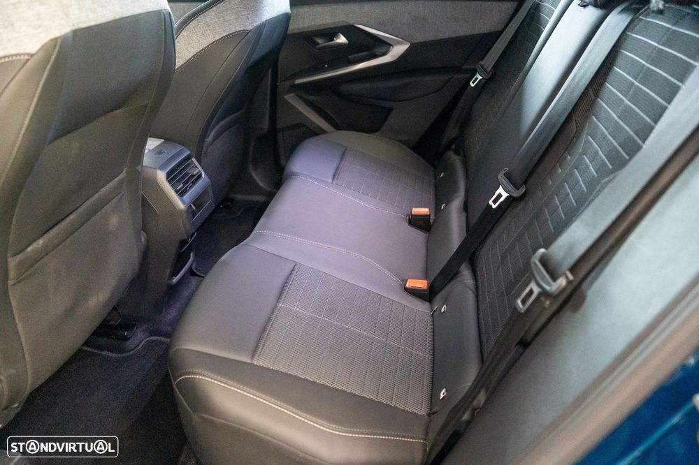 Peugeot E-3008 73 kWh Allure - 9