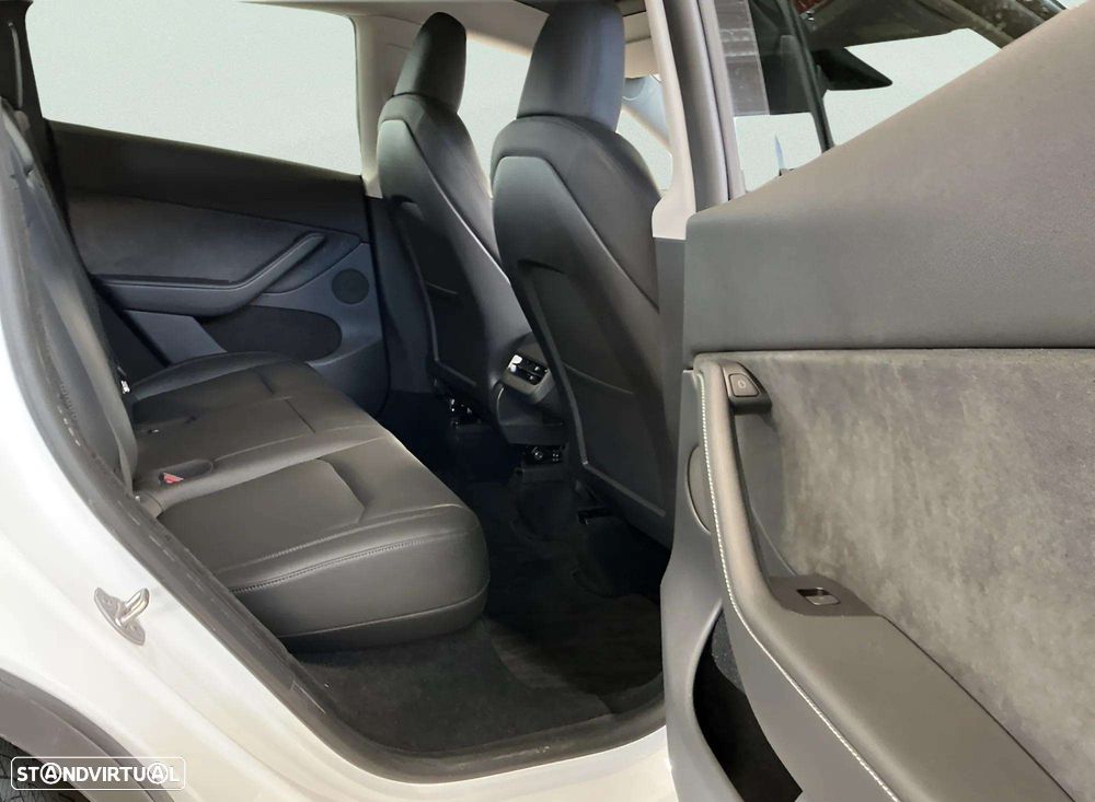 Tesla Model Y RWD - 11