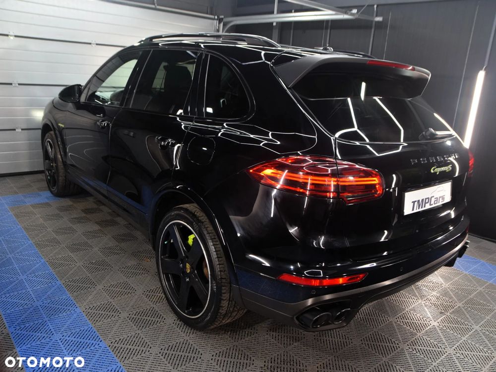 Porsche Cayenne S E-Hybrid Platinum Edition - 38