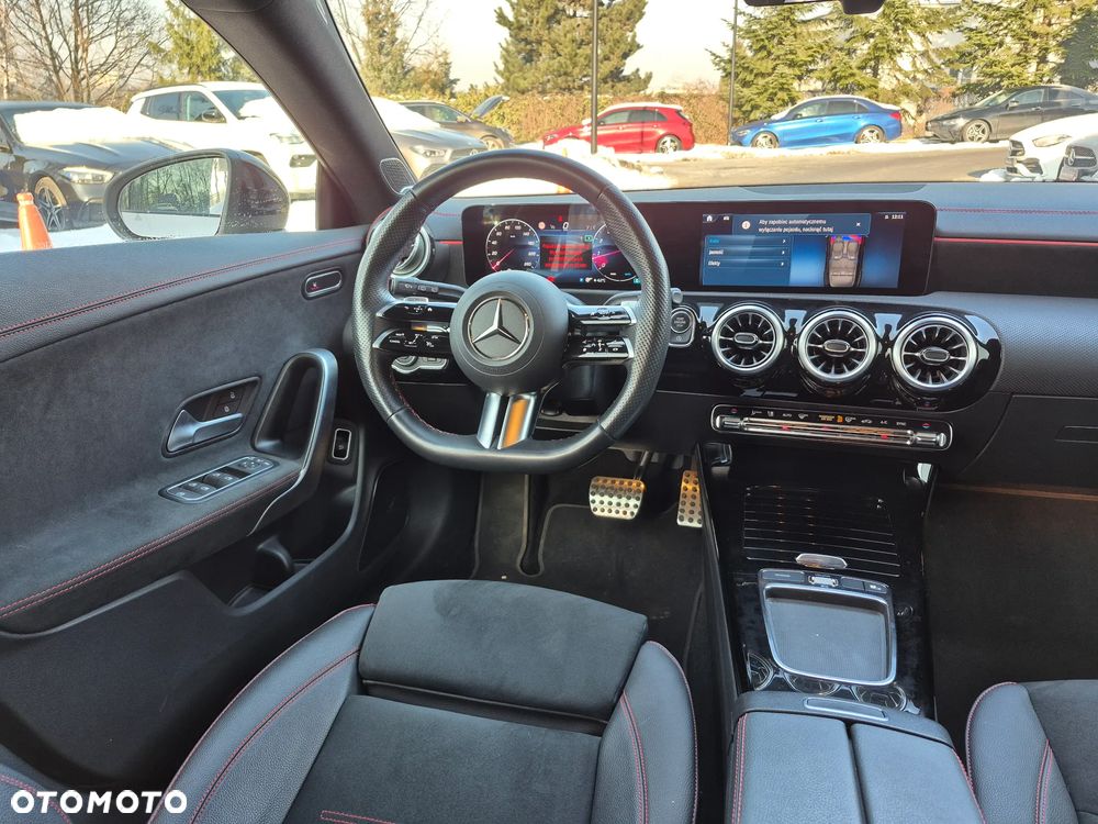 Mercedes-Benz CLA 200 AMG Line 7G-DCT - 25