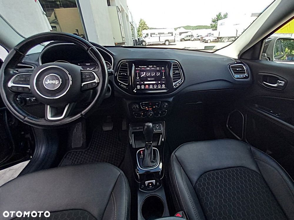 Jeep Compass - 12