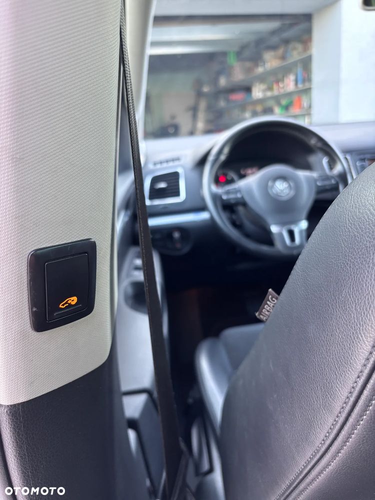 Volkswagen Sharan 2.0 TDI DSG BlueMotion Technology Trendline - 11