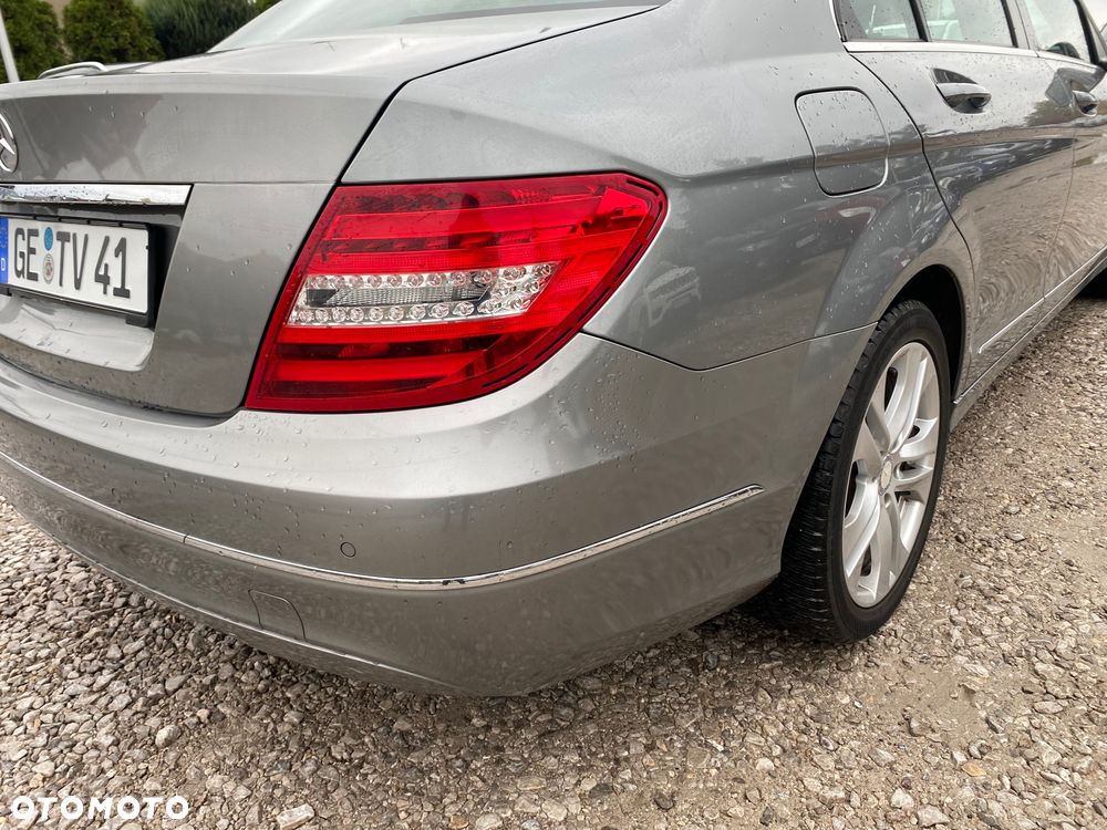 Mercedes-Benz Klasa C 180 (BlueEFFICIENCY) Avantgarde - 12