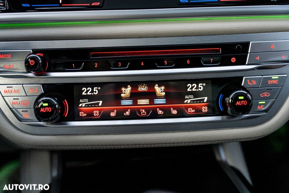 BMW Seria 7 750i xDrive - 39