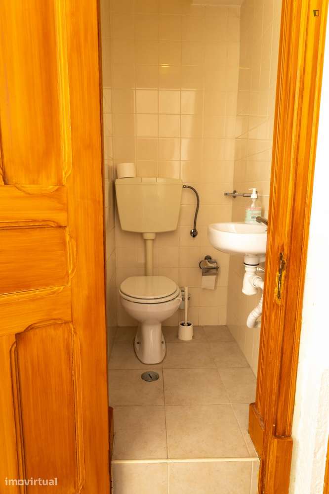 Quarto - localizado em Marquês de Pombal Lisbon - Grande imagem: 4/18