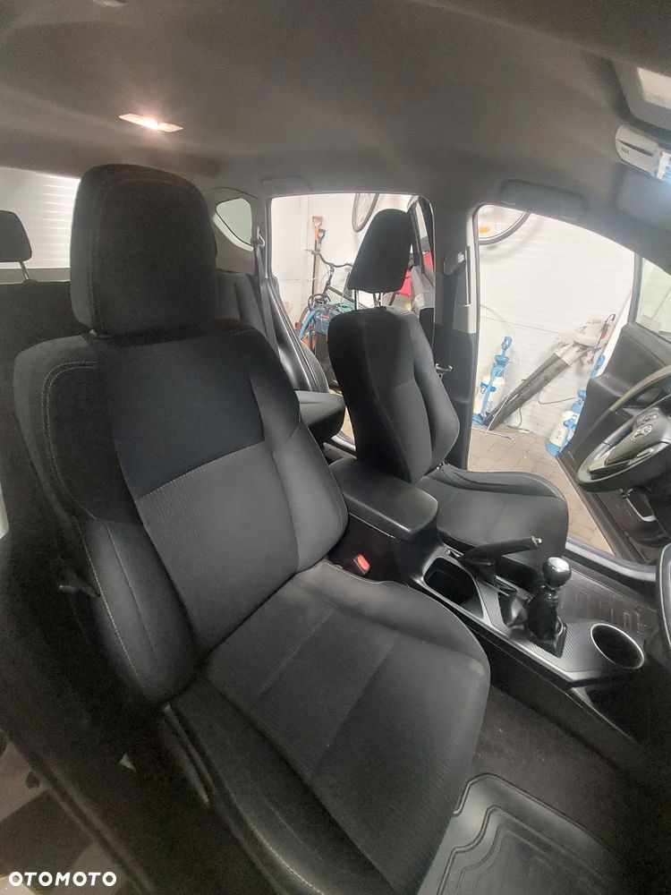 Toyota RAV4 2.0 D-4D Prestige - 13