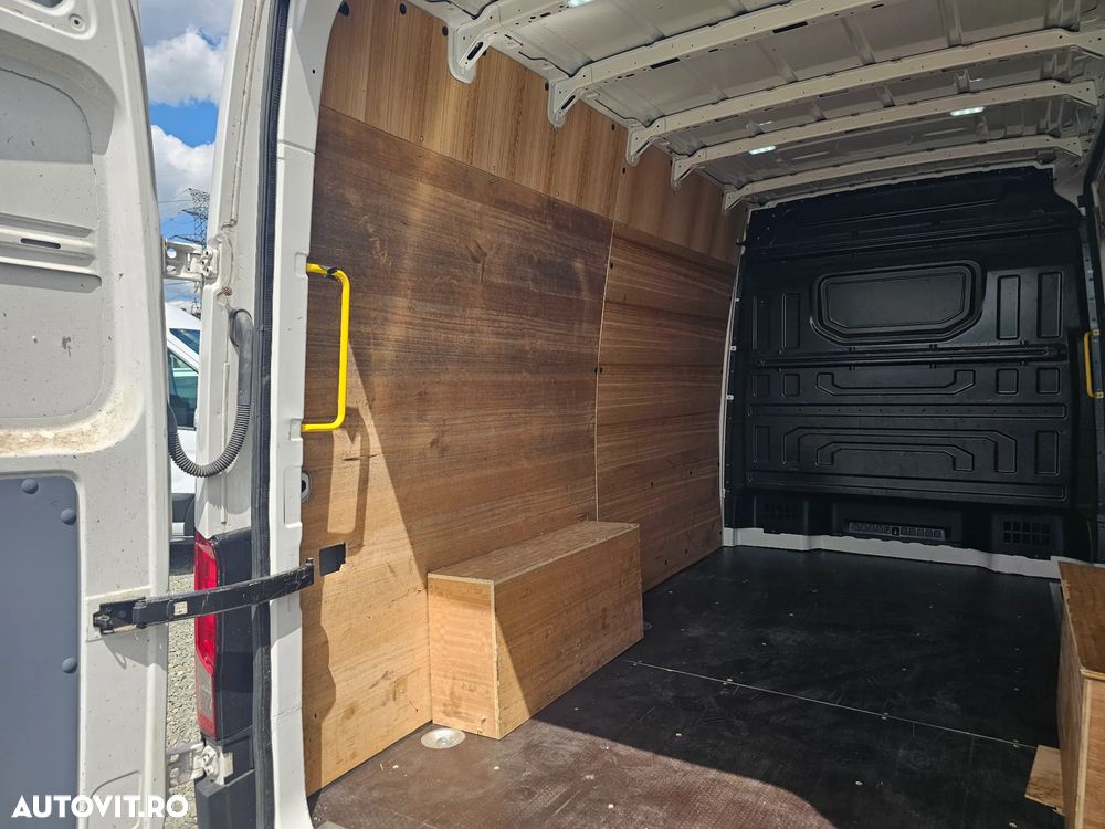 Volkswagen Crafter 2.0tdi L3H3 140cp - 14
