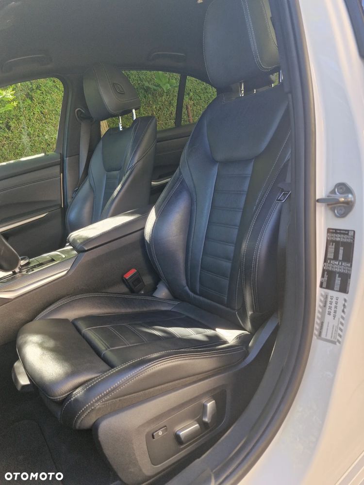 BMW Seria 3 330i M Sport sport - 18