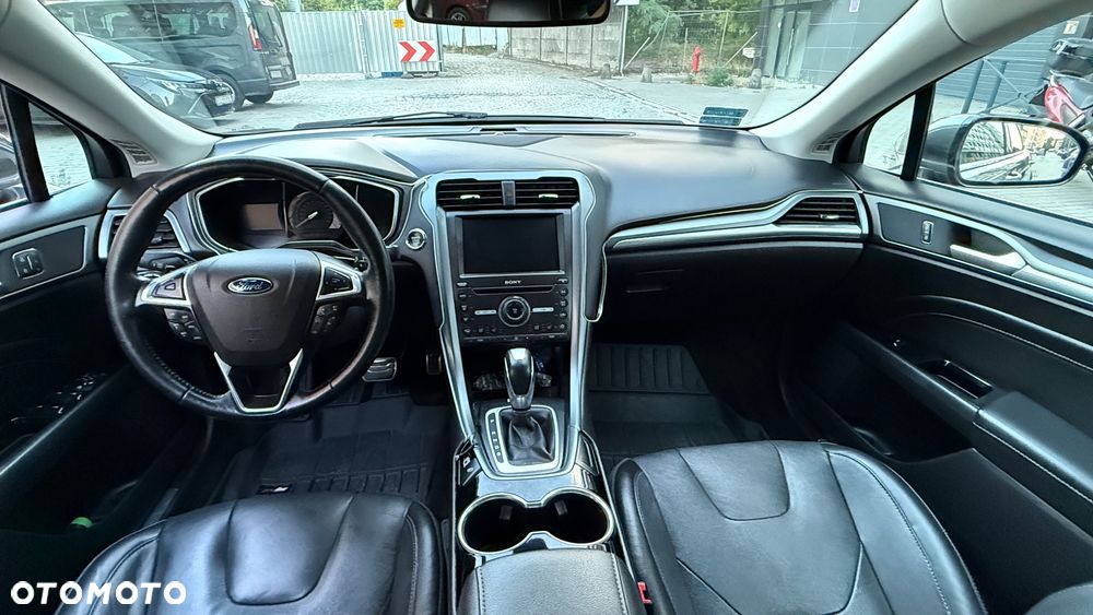 Ford Fusion - 16