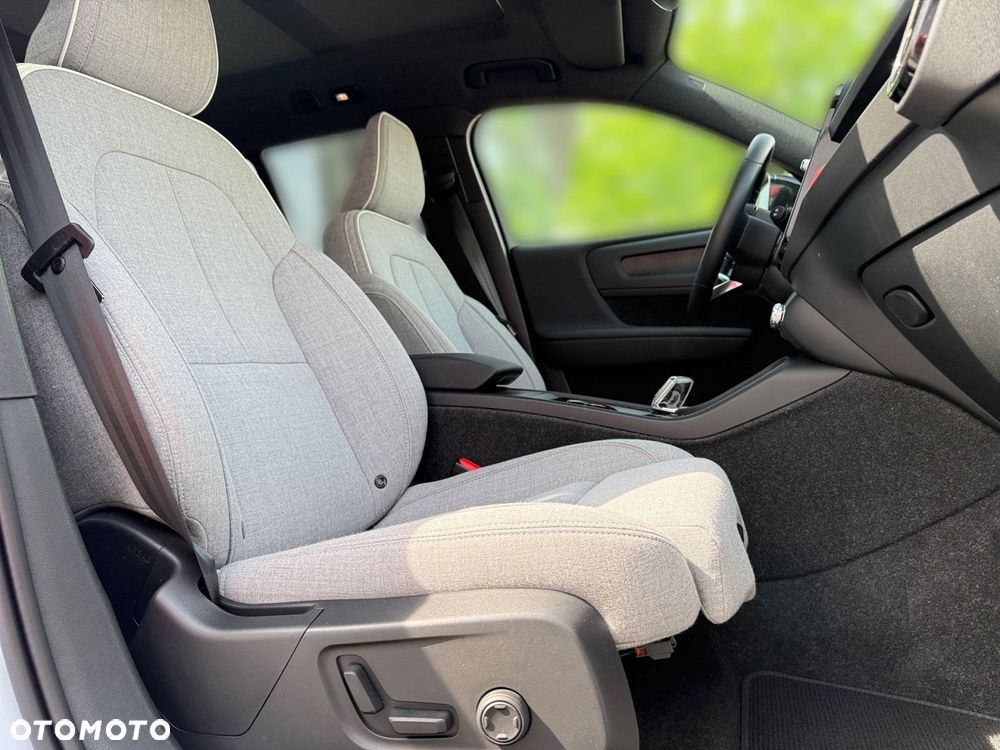 Volvo XC 40 - 25