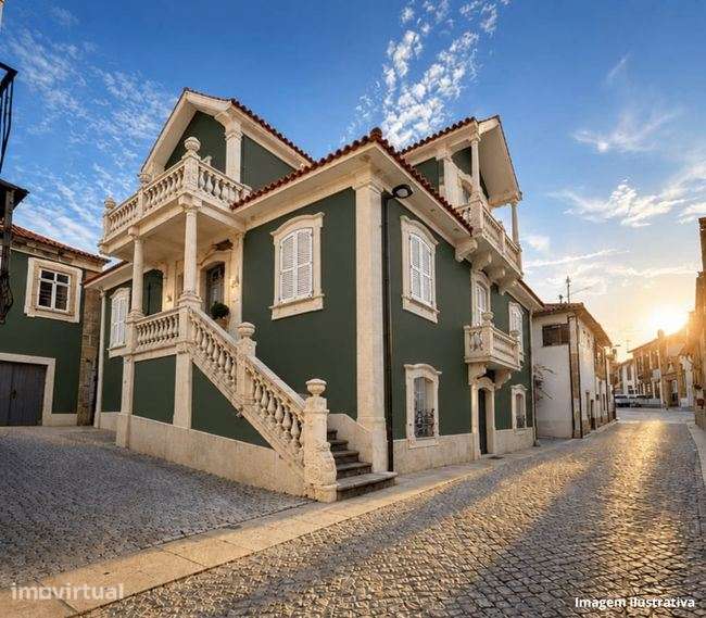 Moradia Apalaçada dos Anos 30 com Jardim | Celeirós, Sabrosa  Douro - Grande imagem: 3/27