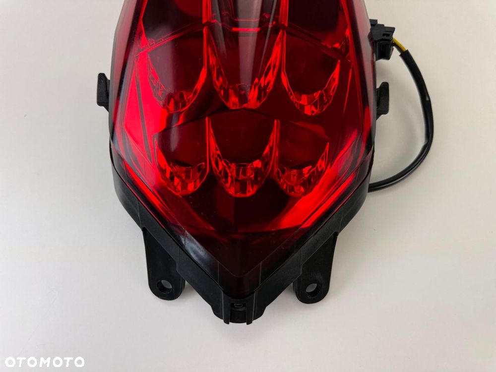 Tylna lampa Triumph Street Triple 765 RS 2023+ - 2