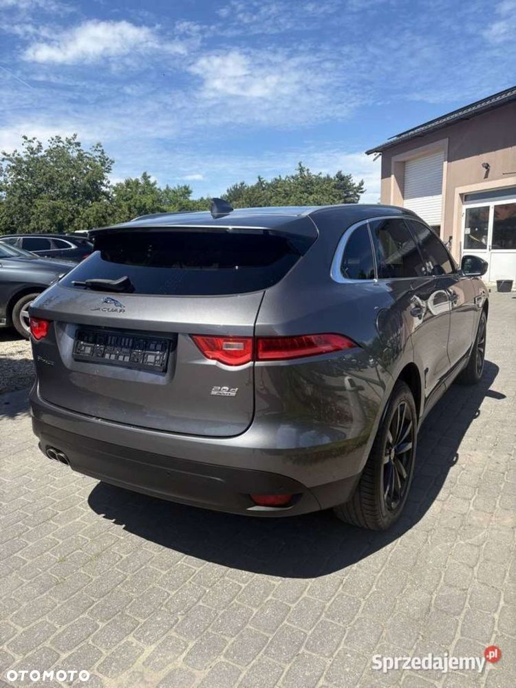 Jaguar F-Pace - 4