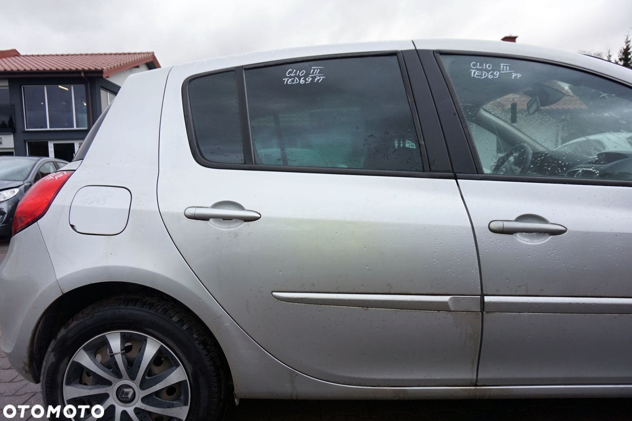 DRZWI TYLNE PRAWE CLIO III PH2 LIFT 5D HB TED69  SREBRNY RENAULT 2009-2012 - 1