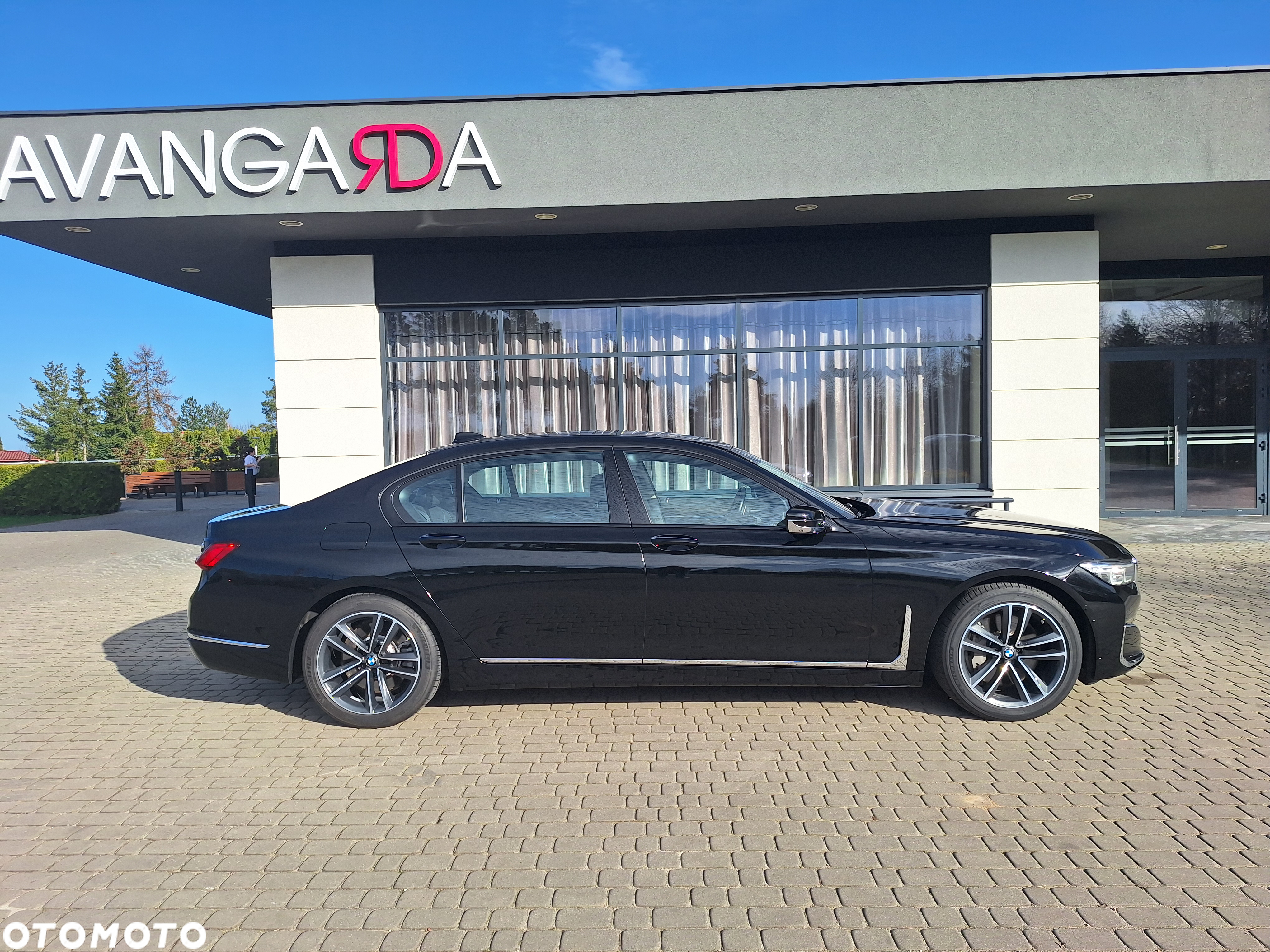 BMW Seria 7 750Li xDrive - 14
