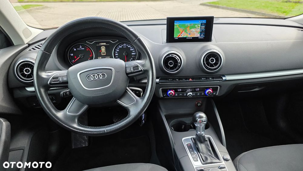 Audi A3 Sportback 1.6 TDI (clean diesel) S tronic Attraction - 17