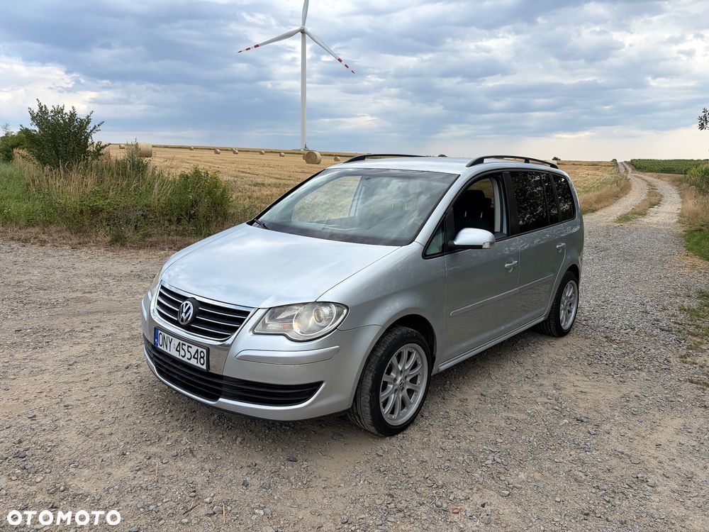 Volkswagen Touran - 1