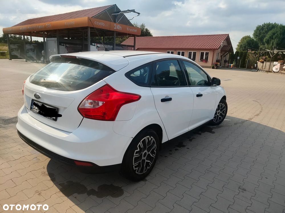 Ford Focus 1.6 Ambiente - 4