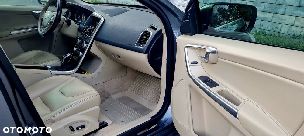 Volvo XC 60 T5 Drive-E Ocean Race - 29