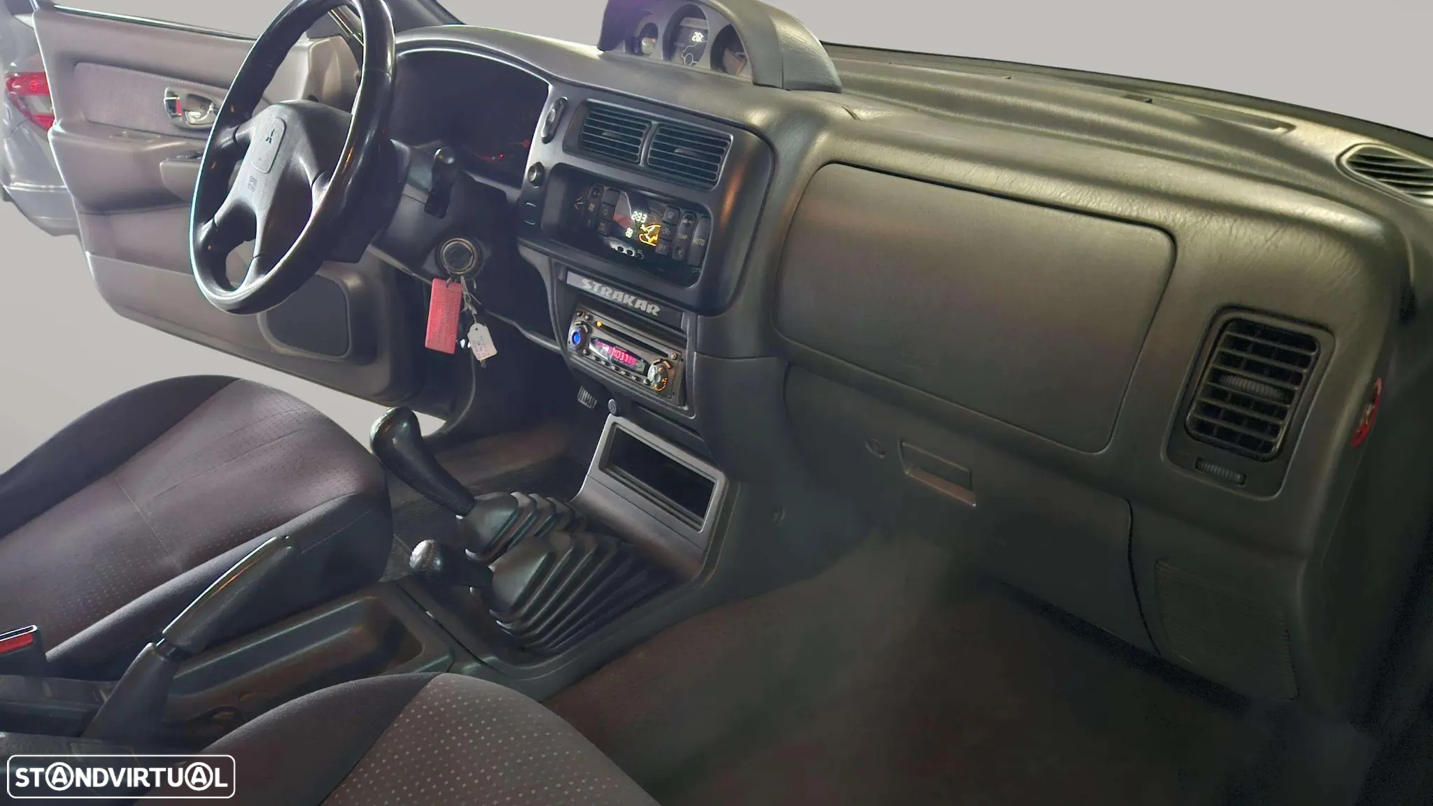 Mitsubishi L200 2.5 TD CD Strakar ABS+AC - 17