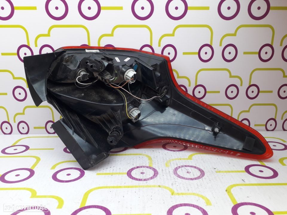 Farolim Direito Ford Focus III 1.6 TDci 115 Cv de 2014 - Ref: F1EB13404CF - NO610021 - 4