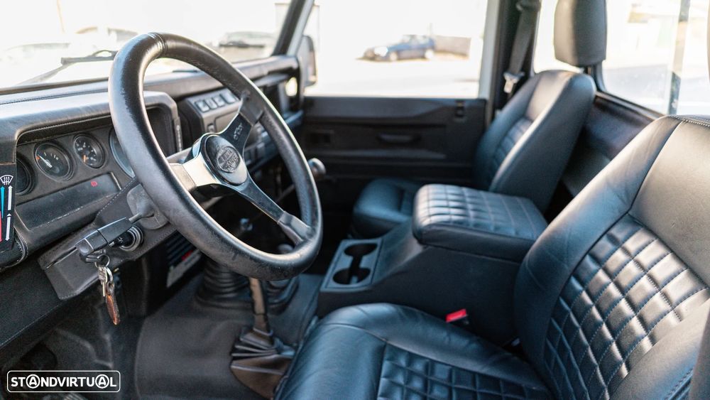 Land Rover Defender - 9