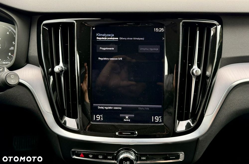 Volvo V60 D4 AWD Geartronic Momentum Pro - 26