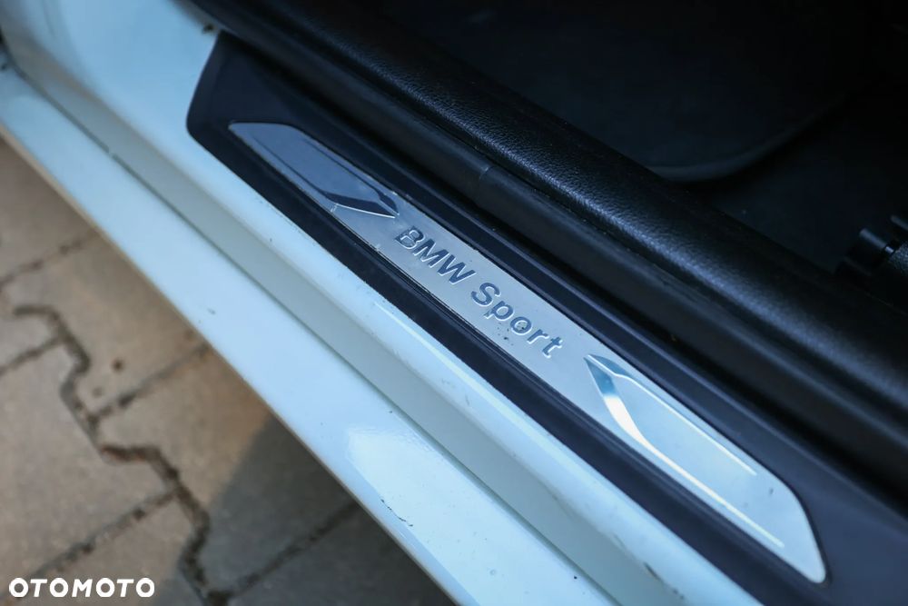 BMW Seria 3 320d Sport Line - 16