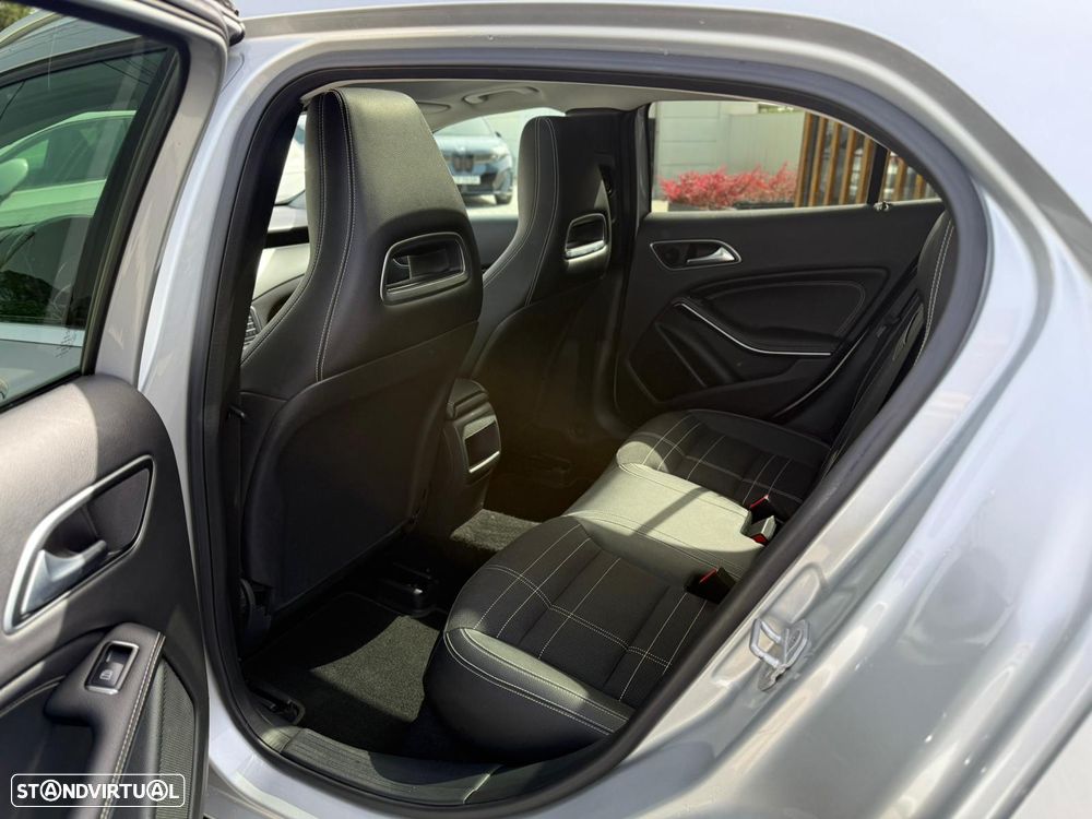 Mercedes-Benz GLA 220 d 4Matic 7G-DCT - 18