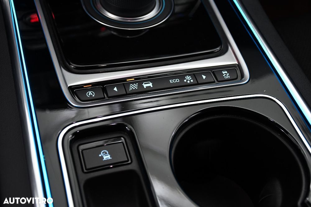 Jaguar XE 20d AWD Aut. R-Sport - 18