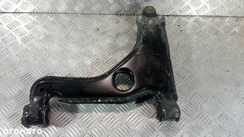 WAHACZ PRAWY PRZEDNI OPEL ASTRA H - 2
