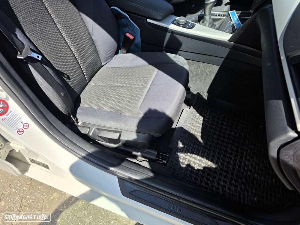 BMW 318 d Line Modern - 29