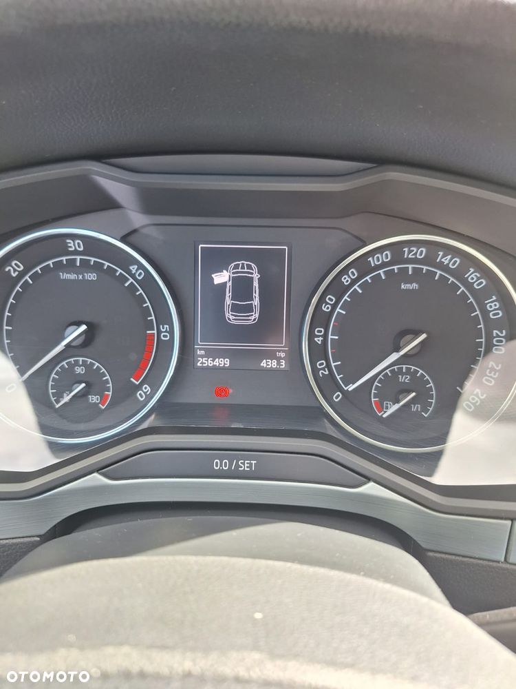 Skoda Superb 2.0 TDI SCR Ambition DSG - 17
