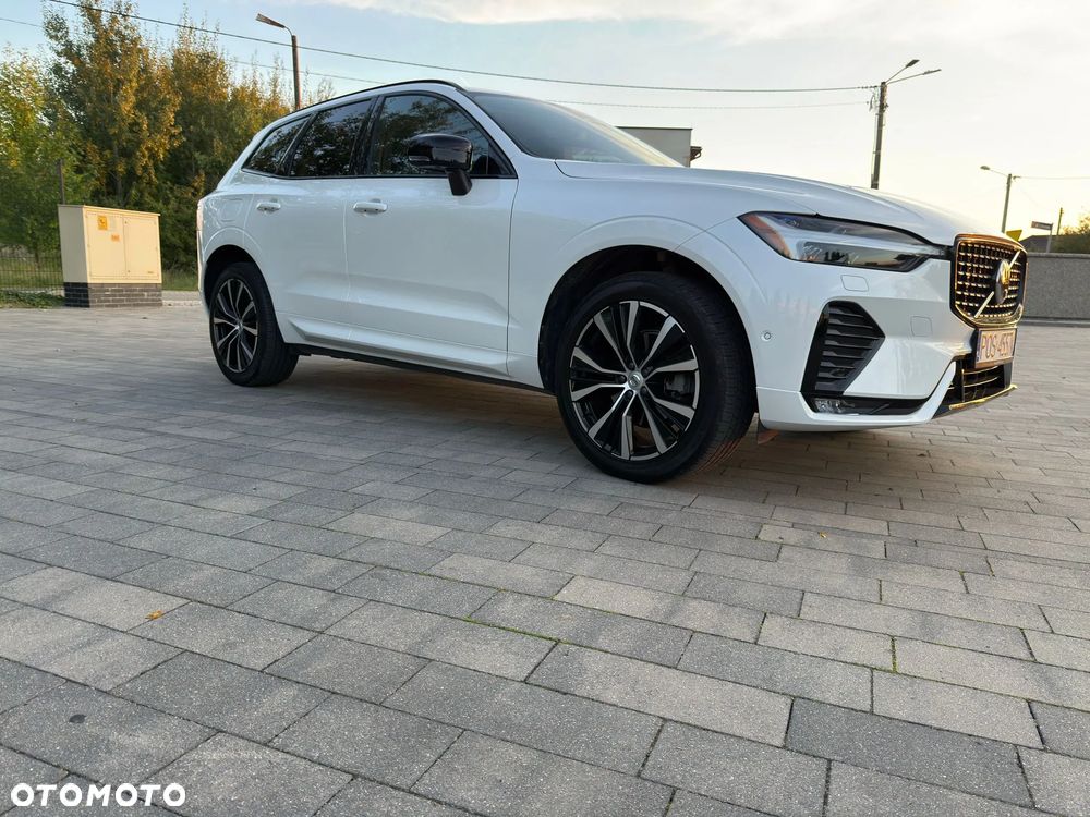 Volvo XC 60 B5 B AWD Plus Dark - 19