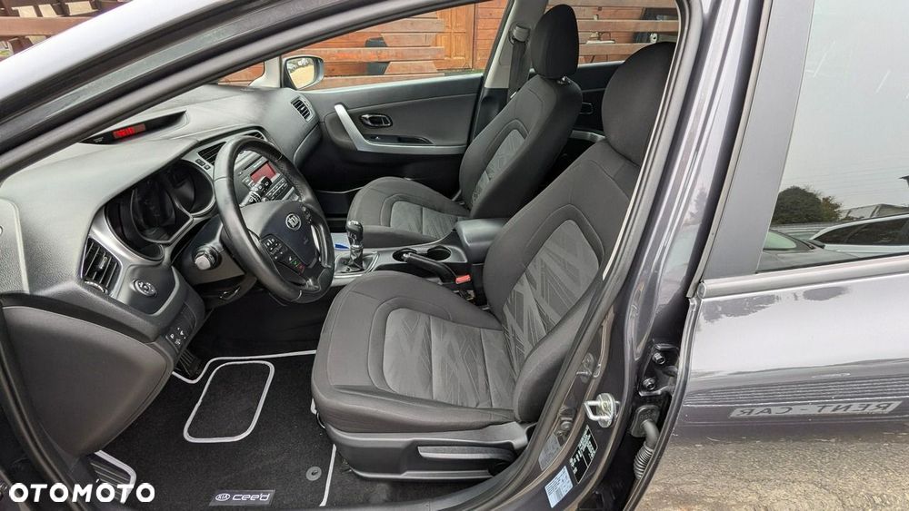 Kia Ceed 1.4 CVVT Attract - 14