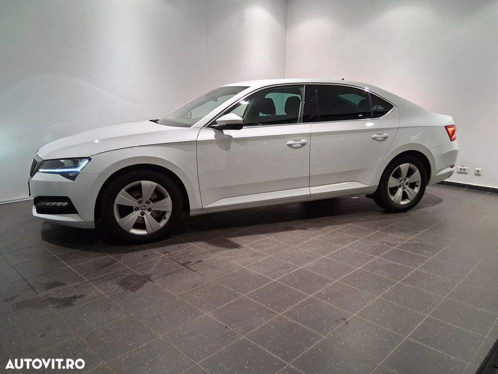 Skoda Superb 2.0 TDI DSG Ambition - 2