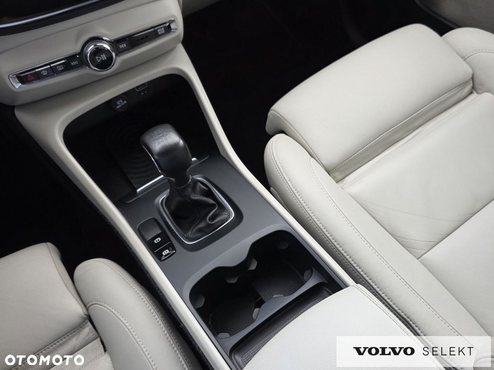 Volvo XC 40 - 29