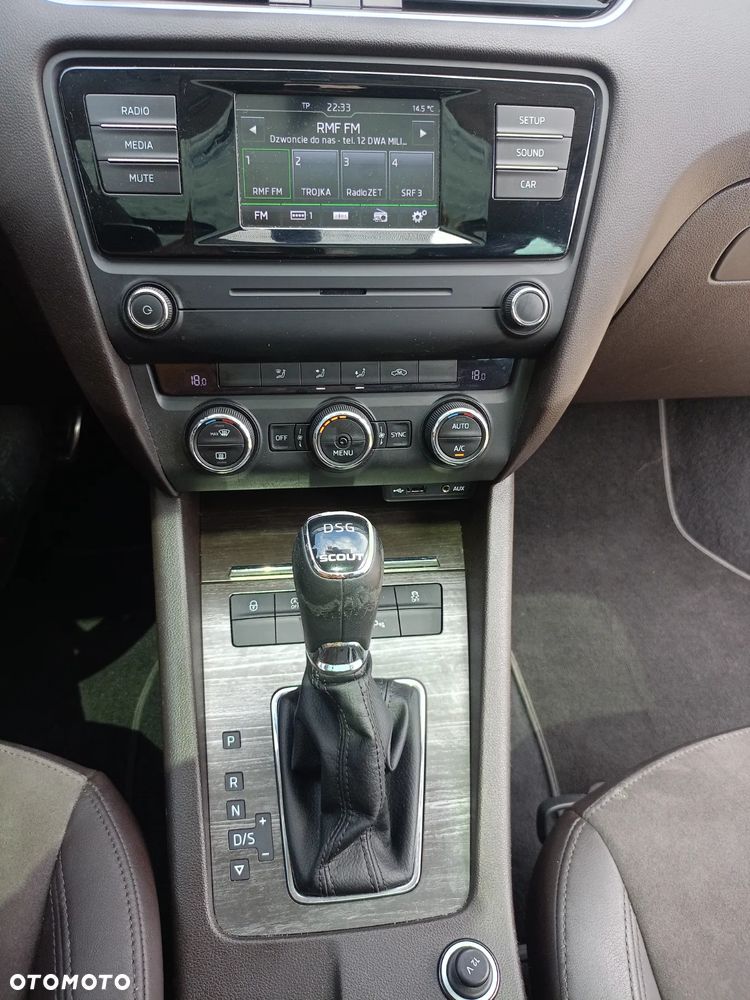 Skoda Octavia Combi 2.0 TDI 4x4 DSG Scout - 14