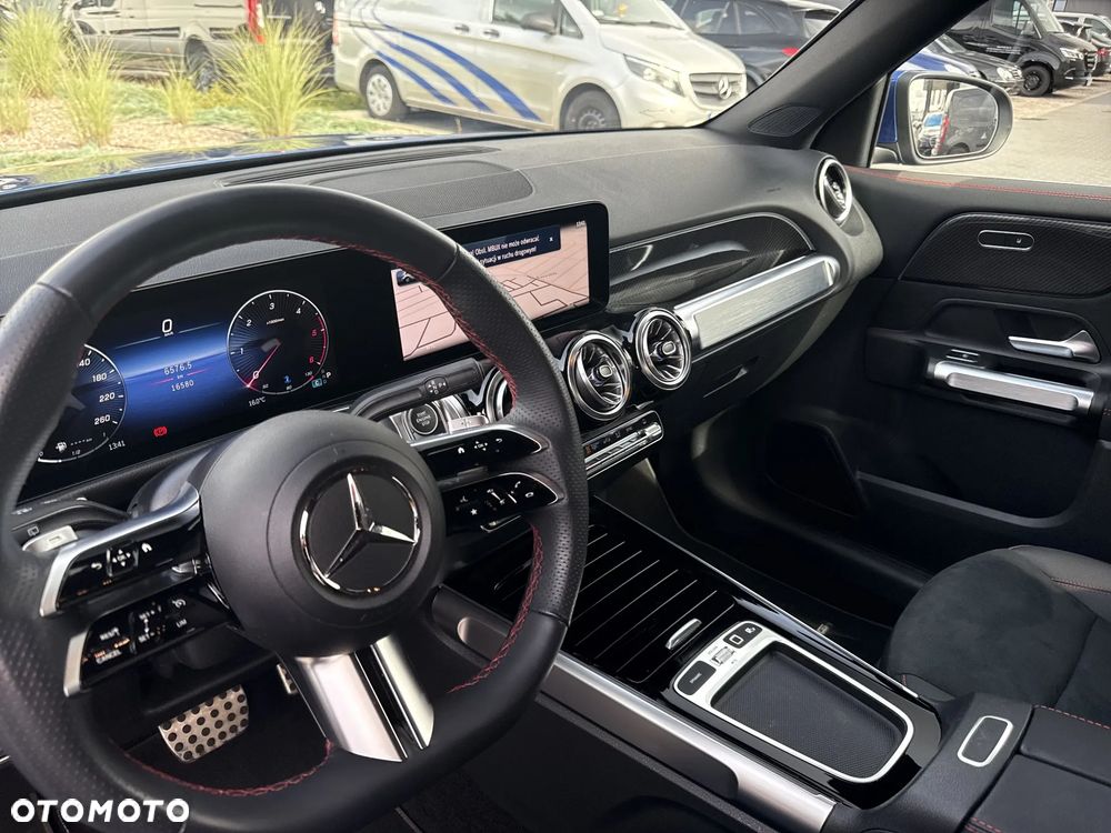 Mercedes-Benz GLB 200 d AMG Line 8G-DCT - 12