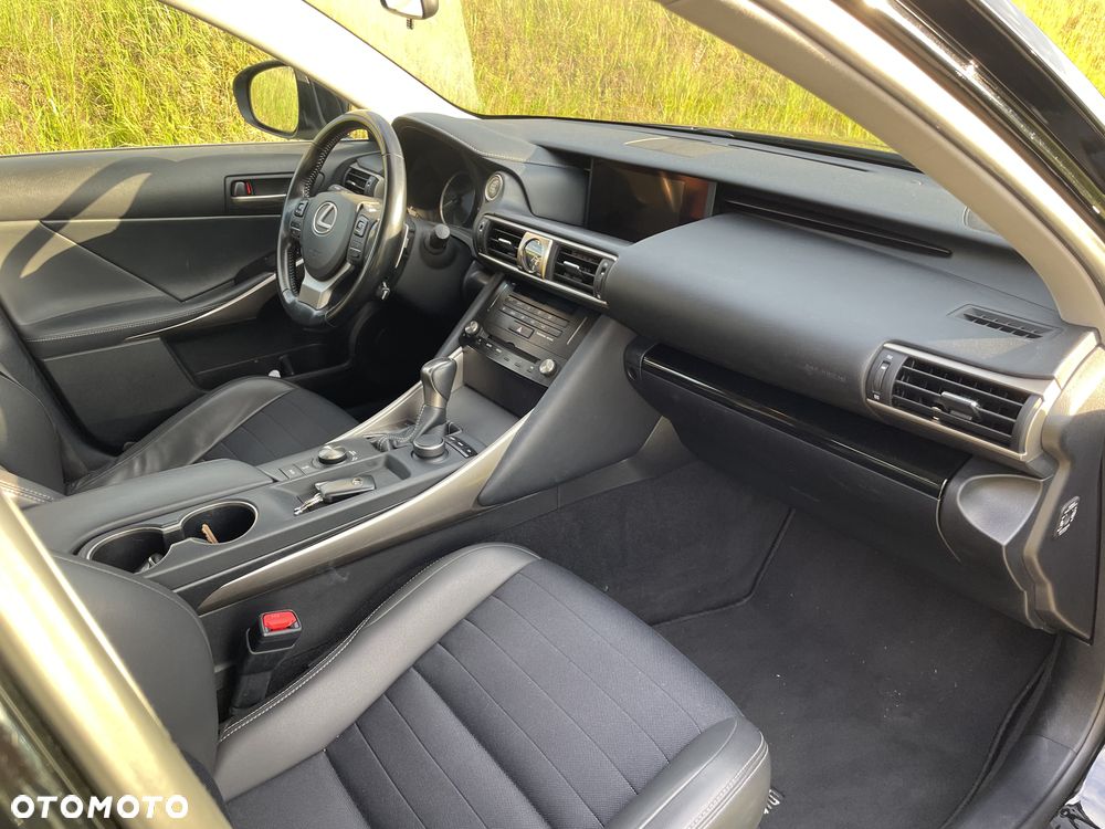Lexus IS 200t / 300 Elegance - 12