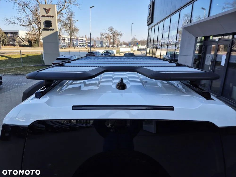 Land Rover Defender - 13