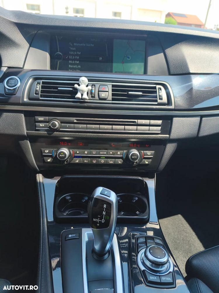 BMW Seria 5 520d Sport-Aut. - 11