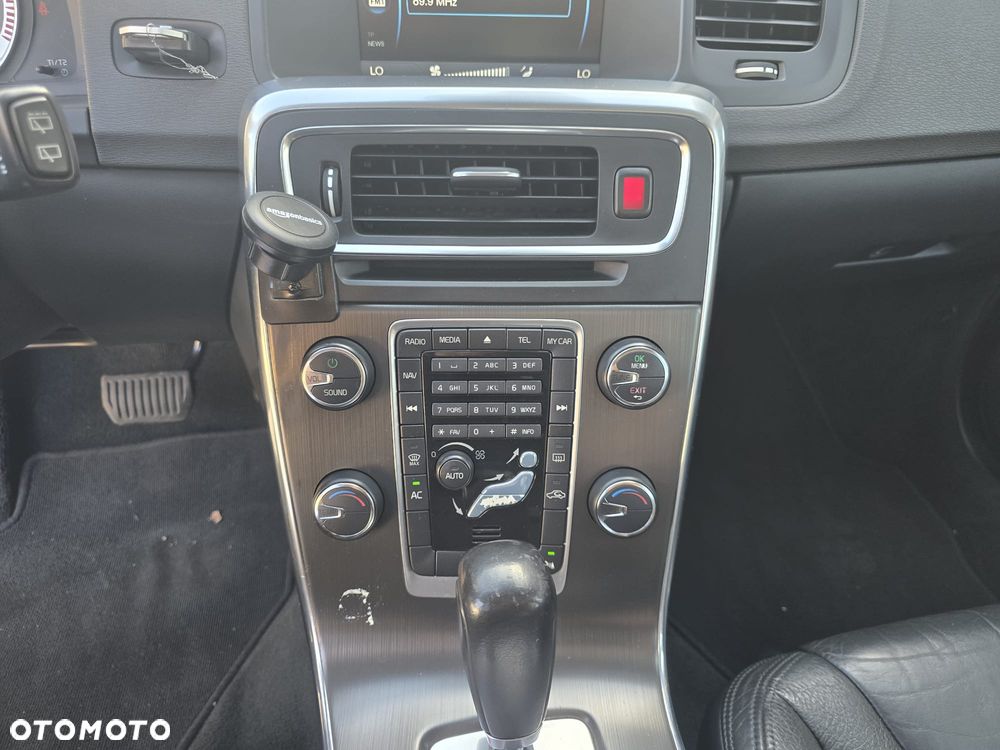 Volvo V60 D3 Geartronic R-Design - 17
