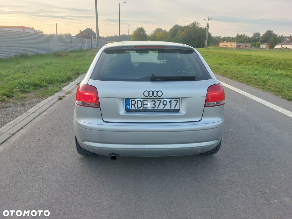 Audi A3 3-drzwiowe 1.6 Ambiente - 8