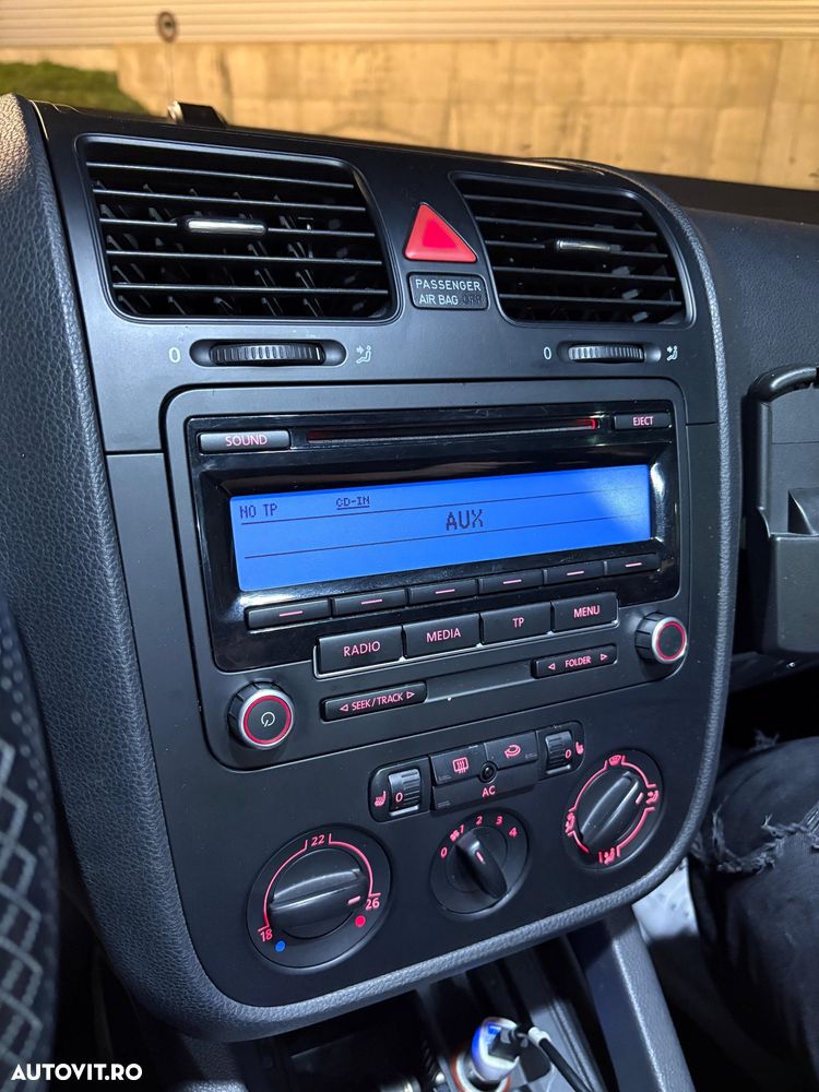 Volkswagen Golf 1.9 TDI BlueMotion Comfortline - 5